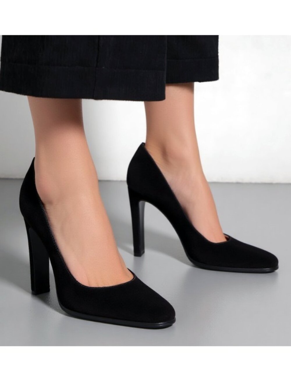 Italian Black Suede Square Toe Pumps Classic Career Heels Ellen Tracy 8.5